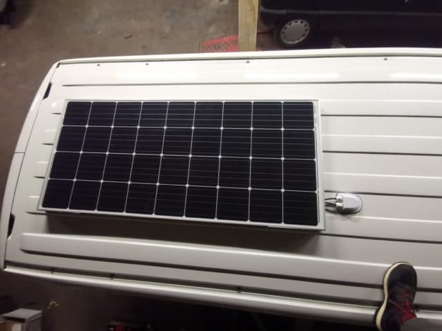 installation panneau solaire van
