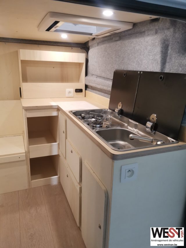 Renault Trafic amenage en camping car WEST Van