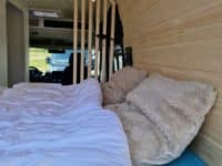 lit fixe dans fiat ducato avec intérieur bois